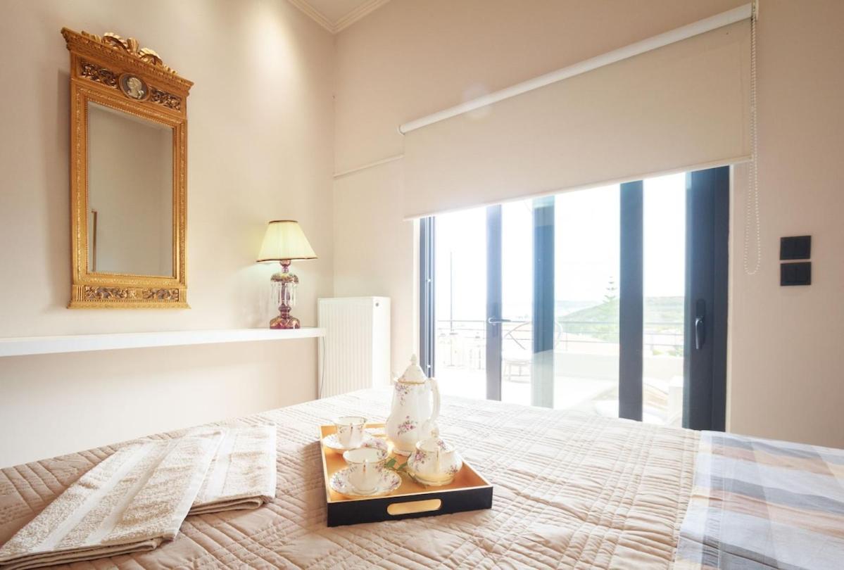 Golden View Villa カト・ダラトソ エクステリア 写真